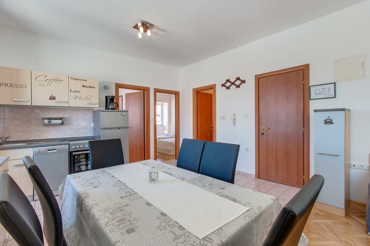 Apartments Bellus Mare Mali Losinj Exterior photo